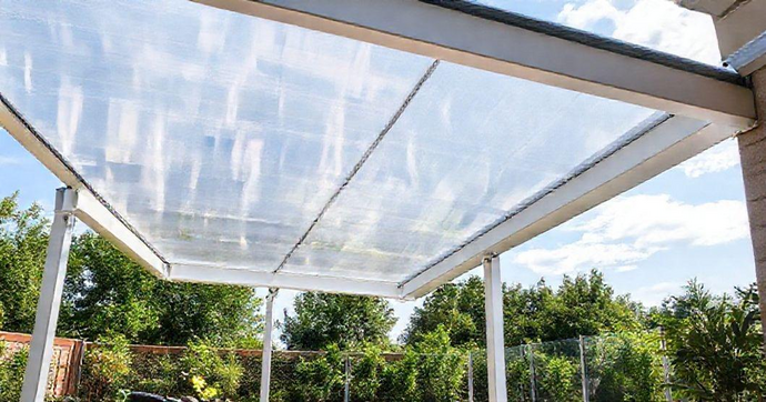 Cobertura em Policarbonato: Transforme e Proteja Seu Espaço