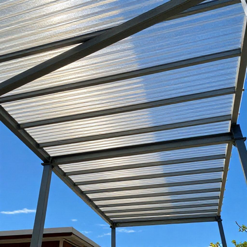 Vantagens da Cobertura em Policarbonato para Ambientes Duráveis e Funcionais