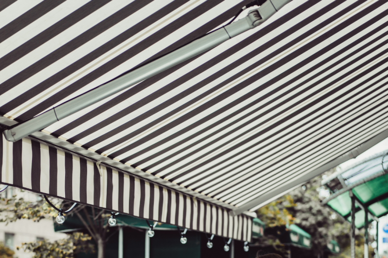 Toldos Automáticos: Conforto e Estilo para Seu Espaço Exterior